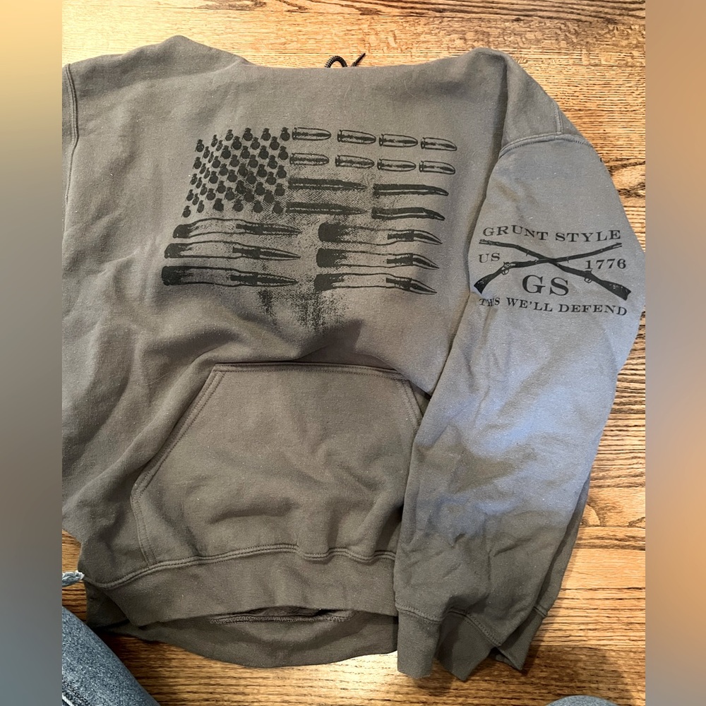 Sweatshirt